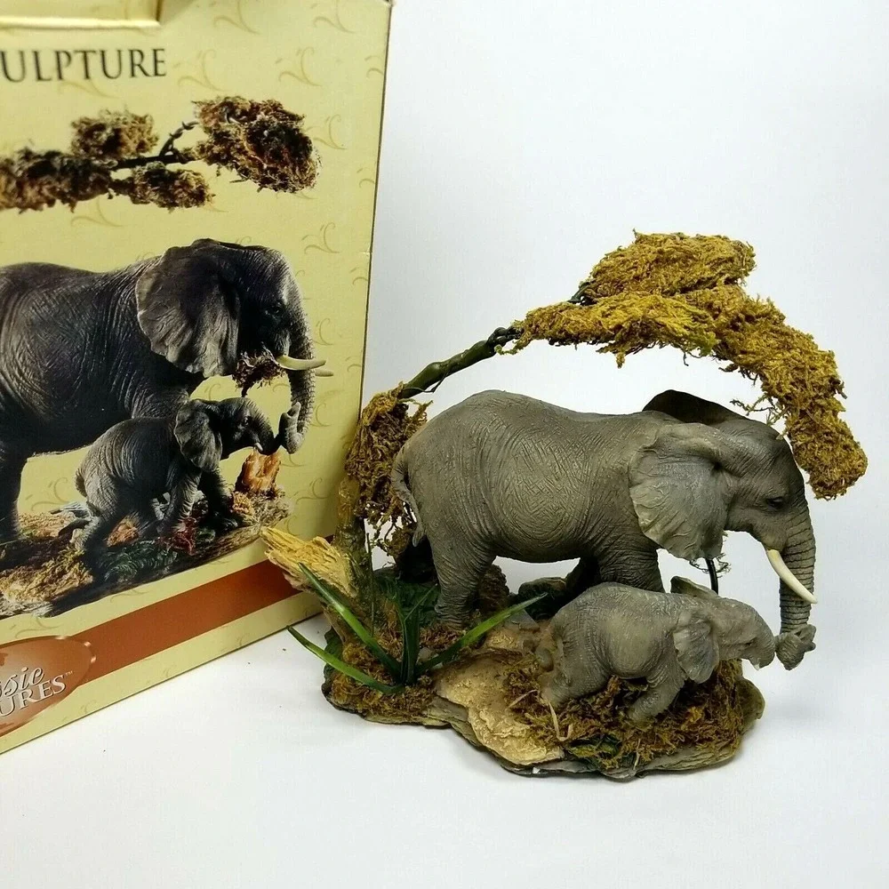 CLASSIC TREASURES  ELEPHANT SCULPTURE COLLECTION SERIES WITH BOX